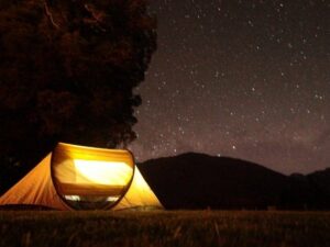 Heboh Video Sepasang Kekasih Mesum di Dalam Tenda di Hutan