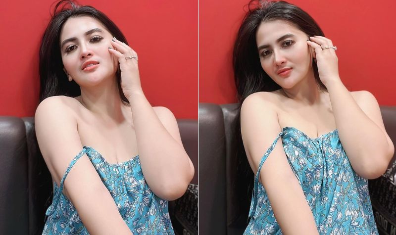 Kerap Tampil Pakai Baju Minim, Kali Ini Dianna Dee Starlight Cuma Dasteran, Malah Lebih Menggoda 2 Terkenal Cantik dan Seksi, Biaya Endorse dengan Dianna Dee Starlight Capai 50 Juta untuk Produk Pembesar