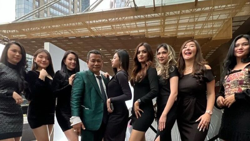 Hotman Paris belum lama ini membocorkan gaji menjadi asisten pribadinya yang selama ini banyak diinginkan oleh wanita.