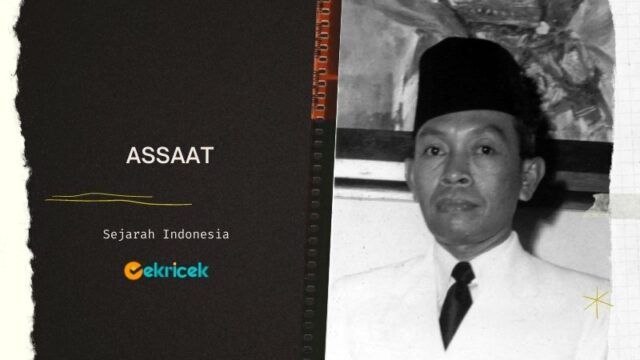 Assaat atau Assaat Datuak Mudo adalah Presiden Republik Indonesia pada pemerintahan Republik di Yogyakarta. Lahir di Dusun Pincuran Landai, Kubang Putiah, Banuhampu, Agam, Sumatera Barat, 18 September 1904, meninggal di Jakarta, 16 Juni 1976. Ia juga pernah menjabat sebagai Menteri Dalam Negeri Indonesia.