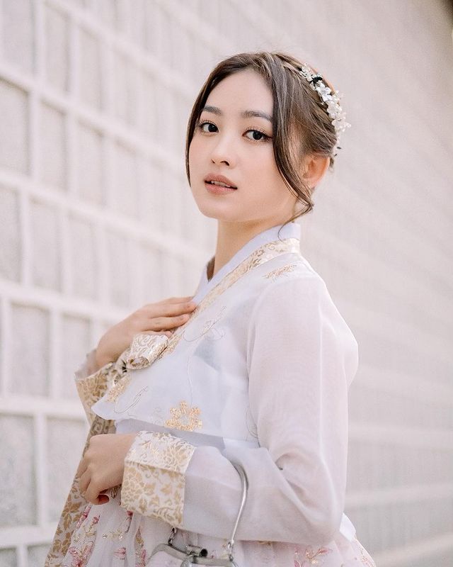 Tak Hanya Jago Akting, 5 Artis Ini Juga Jadi Pengisi Soundtrack Sinetron Sendiri 9 SKIPTak Hanya Jago Akting, 5 Artis Ini Juga Jadi Pengisi Soundtrack Sinetron Sendiri