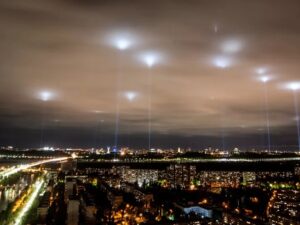 Dugaan UFO Alien di Atas Langit Ukraina Bikin Geger Warga