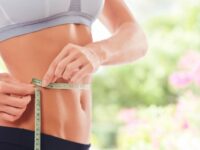 Cekricek.id - Menurunkan berat badan dan lemak di perut memang membutuhkan sebuah proses yang tidak instan. Butuh waktu yang cukup panjang untuk menghilangkan lemak-lemak tersebut dari tubuh. Selain itu juga dibutuhkan kebiasaan makan yang lebih sehat dari waktu ke waktu untuk mengembalikan tubuh ke kondisi yang lebih sehat.