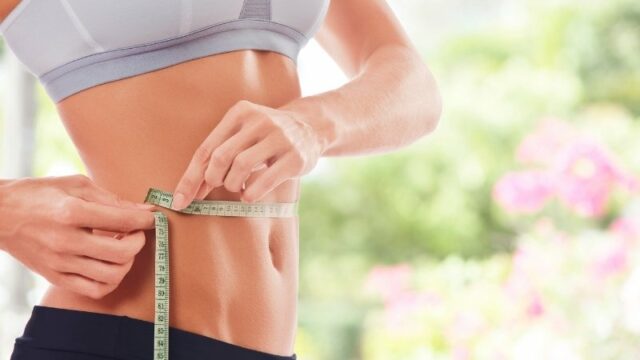 Cekricek.id - Menurunkan berat badan dan lemak di perut memang membutuhkan sebuah proses yang tidak instan. Butuh waktu yang cukup panjang untuk menghilangkan lemak-lemak tersebut dari tubuh. Selain itu juga dibutuhkan kebiasaan makan yang lebih sehat dari waktu ke waktu untuk mengembalikan tubuh ke kondisi yang lebih sehat.