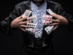 Cekricek.id - Sebelumnya kita sempat dihebohkan dengan fenomena pesulap yang saling adu kemampuannya dalam melakukan sulap. Mengenai hal itu, Buya Yahya dalam ceramahnya yang dikutip pada Minggu (2/9/2022), memberikan penjelasan tentang hukum menjadi pesulap di dalam pandangan Islam.