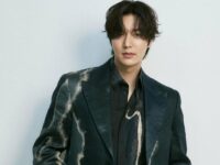 Cekricek.id - Aktor tampan Korea Selatan Lee Min Ho turut berduka cita atas tragedi stadion Kanjuruhan, Malang beberapa waktu lalu. Dia menuliskan kata-kata belasungkawanya melalui sebuah unggahan di akun Instagram. Melihat hal itu, para penggemar Indonesia sontak membanjiri kolom komentar aktor tersebut.