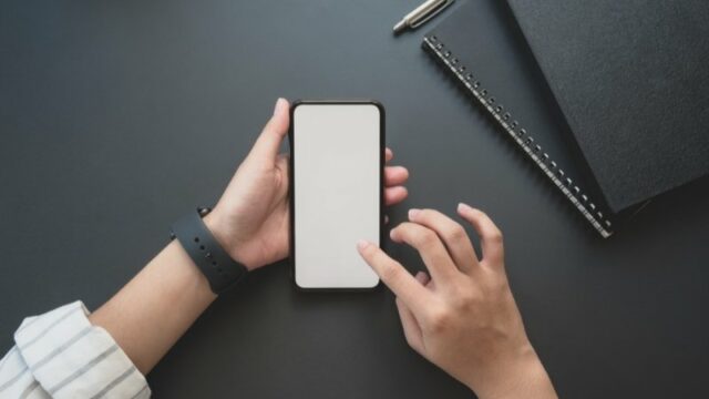 Cekricek.id - Ada banyak alasan yang membuat seseorang berkeinginan untuk mengakhiri hubungan dengan kekasihnya. Terkadang juga orang tersebut merasa tidak bisa untuk mengutarakannya secara langsung karena berbagai alasan. Jika begitu, maka mengirimkan chat adalah salah satu alternatifnya.