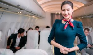 Cekricek.id – Seorang pramugari menceritakan pengalaman mistis yang dialaminya saat sedang bertugas untuk penerbangan dari Makassar ke Jakarta. Kala itu, di cargo pesawat sedang mengangkut jenazah seorang wanita yang sudah menikah. Namun siapa sangka jika ada yang bertemu dan berbicara langsung dengan roh perempuan yang sudah meninggal tadi.