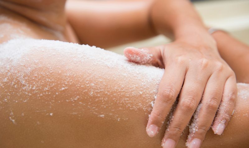 Apakah Ada Manfaat Mencuci Wajah dengan Air Garam? 2 Manfaat Mencuci Muka dengan Air Garam