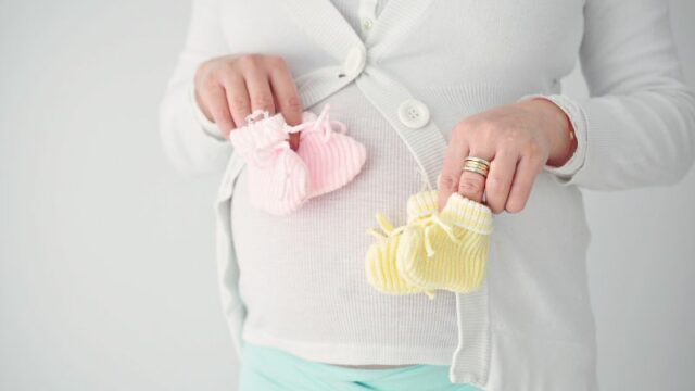 Cekricek.id - Jika diperhatikan, sebenarnya ada sejumlah tanda jika seseorang hamil anak kembar, yuk kenali berbagi ciri mudahnya berikut ini