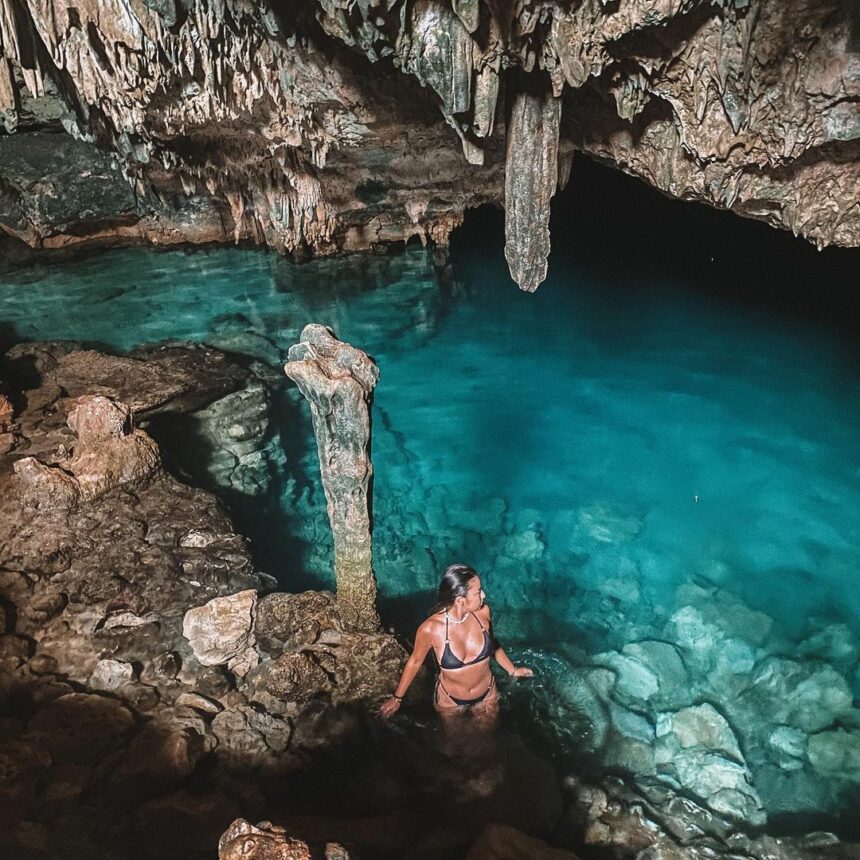 Pesonanya Gak Pernah Diragukan, Ini 4 Gaya Andalan Jennifer Coppen Saat Pakai Bikini 8 Lampiran Gambar