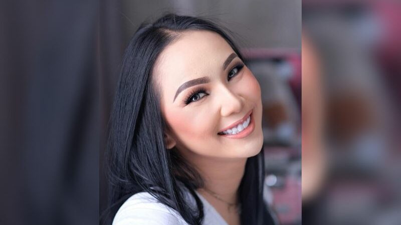 Cekricek.id - Artis Kalina Ocktaranny kini memutuskan untuk terjun ke dunia politik dan ingin menjadi caleg, sebelumnya heboh dikabarkan nikah siri