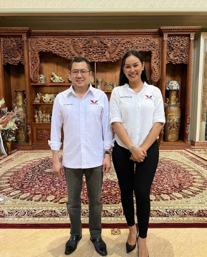 Dikabarkan Nikah Lagi, Kalina Ocktaranny Ngakunya Malah Ingin Jadi Caleg 2 Lampiran Gambar