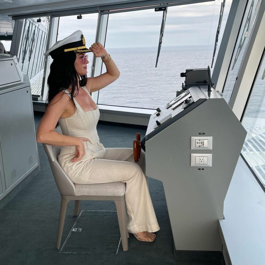 4 Artis Ini Diduga Penyembah Setan, Demi Tenar? 5 4 Artis Ini Diduga Penyembah Setan Demi Tenar