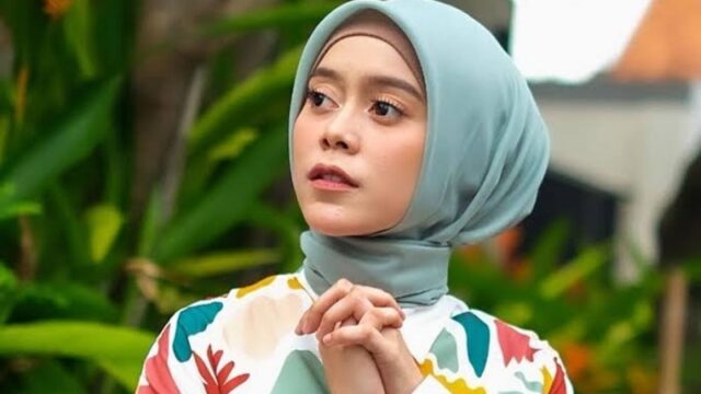 Sikap Lesty Kejora usai menjadi korban kekerasan dalam rumah tangga jadi sorotan warganet, sikapnya dinilai lebih pendiam dan kalem.