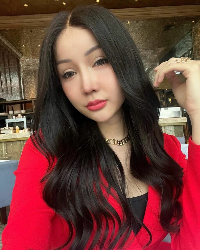 Bukan Wajah, Bentuk Pinggul Jadi Hal yang Paling Disukai Lucinta Luna Usai Dioperasi 2 Lampiran Gambar