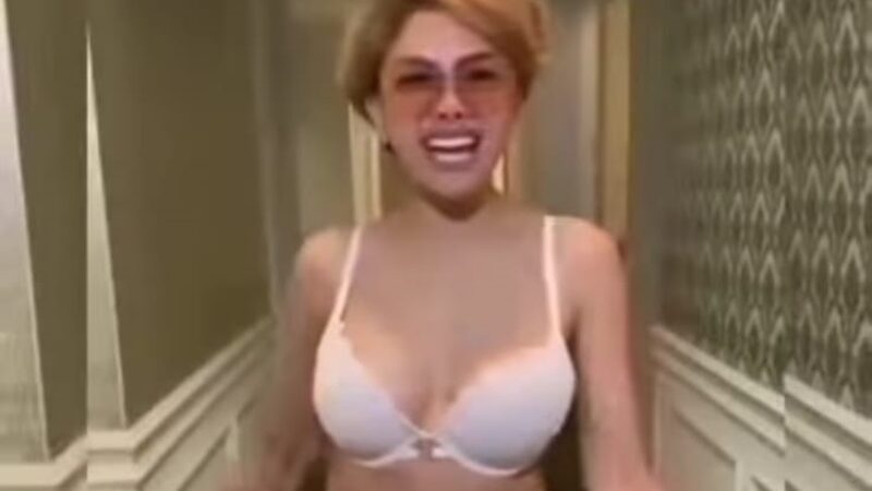 Beredar video Nikita Mirzani yang lagi goyang-goyang dalam keadaan hanya memakai bra dan celana dalam di akun Instagram pribadinya.