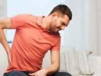 Siapa sangka, ternyata stress bisa membuat seseorang dapat mengalam sakit pinggang, berikut penjelasannya.