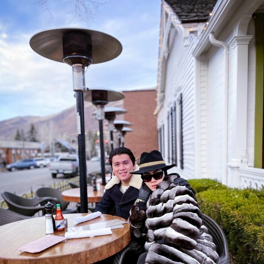 Pantas Dijuluki Sultan, 6 Artis Ini Punya Jet Pribadi 7 Lampiran Gambar