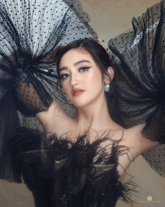 Sungguh Menawan, Intip 4 Potret Ranty Maria yang Mirip Peri 6 Sungguh Menawan, Intip 4 Potret Ranty Maria yang Mirip Peri