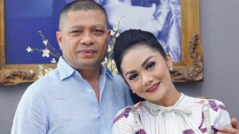 Raul Lemos dikabarkan telah melakukan poligami terhadap Krisdayanti di Timur Leste, kabar itu pasalnya membuat KD terbang menghampiri.