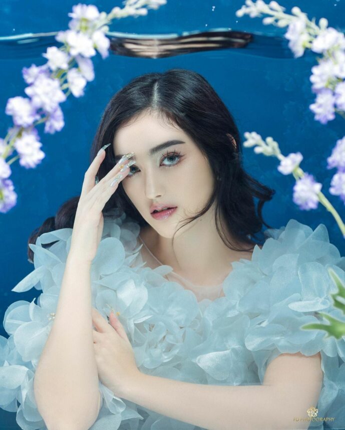 Sungguh Menawan, Intip 4 Potret Ranty Maria yang Mirip Peri