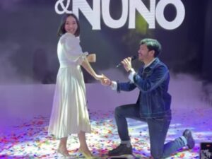 Gisella Anastasia ini mengunggah momen romantisnya yang ditembak oleh Rino di atas panggung, ia pun dibanjiri ucapan selamat oleh netizen.