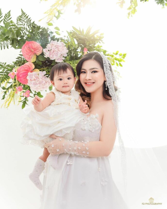 Jadi Pengantin Lagi, Felicya Angelista Tampil 'Wow' dengan Gaun Pernikahan Meski Sedang Hamil Tua 4 Lampiran Gambar