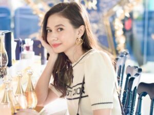 Cekricek.id - Artis berdarah Jepang Yuki Kato baru-baru ini mendapat nyinyiran dari netizen karena tubuhnya yang dinilai terlalu kurus. Jika dulu ketika menjadi artis cilik dia chubby dan menggemaskan, maka dalam foto terbarunya sangat terlihat perbedaan yang drastis.