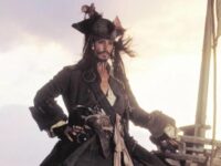 Cekricek.id - Lima tahun tak ada kabar, film "Pirates of The Caribbean" akhirnya merilis season baru dengan dibintangi kembali oleh Johnny Depp sebagai Kapten Jack Sparrow. Namun, season kali ini disebut sebagai film penutup dari lima seri sebelumnya.