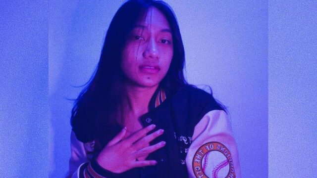 Cekricek.id - Siapa yang belum tahu "Care Bebek", lagu berbahasa daerah yang sedang viral di media sosial. Lagu itu dinyanyikan oleh seorang perempuan cantik asal Bali yang bernama Jegeg Bulan.