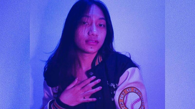 Cekricek.id - Siapa yang belum tahu "Care Bebek", lagu berbahasa daerah yang sedang viral di media sosial. Lagu itu dinyanyikan oleh seorang perempuan cantik asal Bali yang bernama Jegeg Bulan.