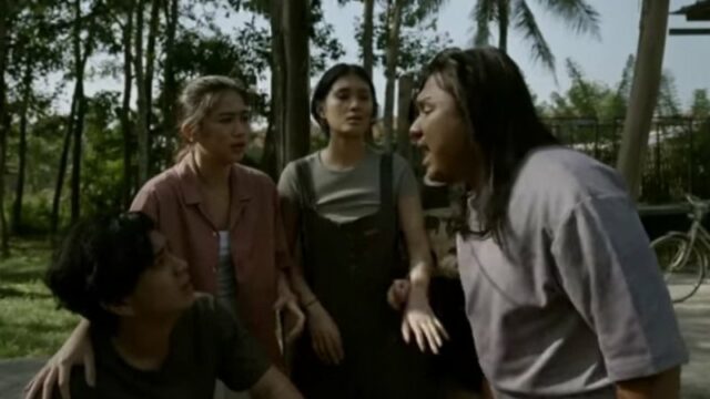 Cekricek.id - Film horor terbaru, "Keramat 2: Caruban Larang" kini sedang tayang di bioskop-bioskop Indonesia. Dikemas dengan gaya mokumenter, film ini sukses mengambil hati banyak penontonnya.