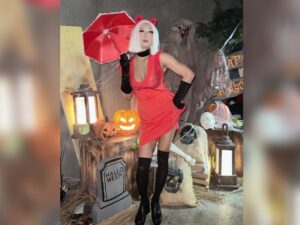 Cekricek.id - Lagi-lagi komedian Aming kembali menjadi buah bibir dari banyak netizen. Saat kenakan dress pink nan amat seksi saat halloween