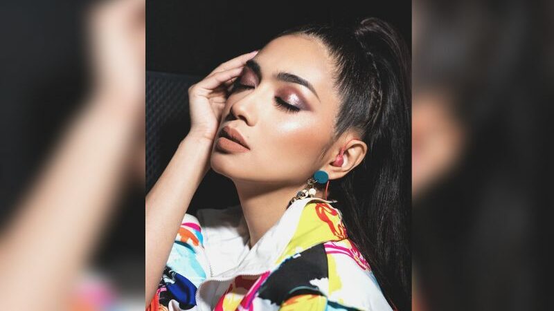 Cekricek.id - Perjalanan karir Angel Karamoy rupanya cukup unik hal tersebut berawal dari dirinya yang justru mengantar teman untuk syuting