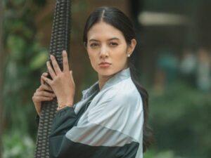 Cekricek.id - Kembali lagi artis cantik Aurelie Moeremans mengeluarkan sejumlah ekspresi yang tergolong aneh, intip posenya