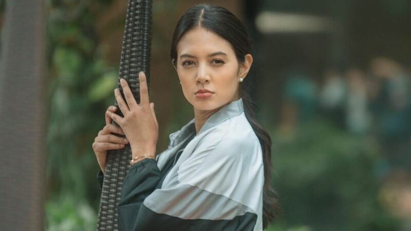 Cekricek.id - Kembali lagi artis cantik Aurelie Moeremans mengeluarkan sejumlah ekspresi yang tergolong aneh, intip posenya