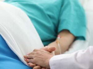 Cekricek.id - Ternyata ada doa khusus untuk seseorang yang sedang sakit keras. Diantaranya meneladani perliaku nabi Ayub