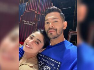 Cekricek.id - Dewi Perssik secara terang-terangan mengaku jika dirinya justru tak butuh cinta, padahal dijodohkan netizen dengan Rian Ibram