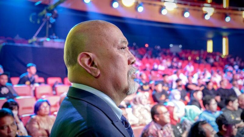 Cekricek.id - Indro Warkopkali ini nostalgia masa lalu, dengan keduaalmarhum sahabat baiknya Dono dan Kasino. Dono ternyata dosen killer