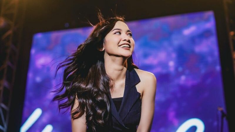 Lirik dan makna di balik lagu "Sial" Mahalini. Semoga bermanfaat.