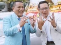 Cekricek.id - Kali ini Ridwan Kamil membuat netizen jadi ngakak dikarenakan seolah tak ingin kalah dari Hotman Paris, sama-sama adu berlian