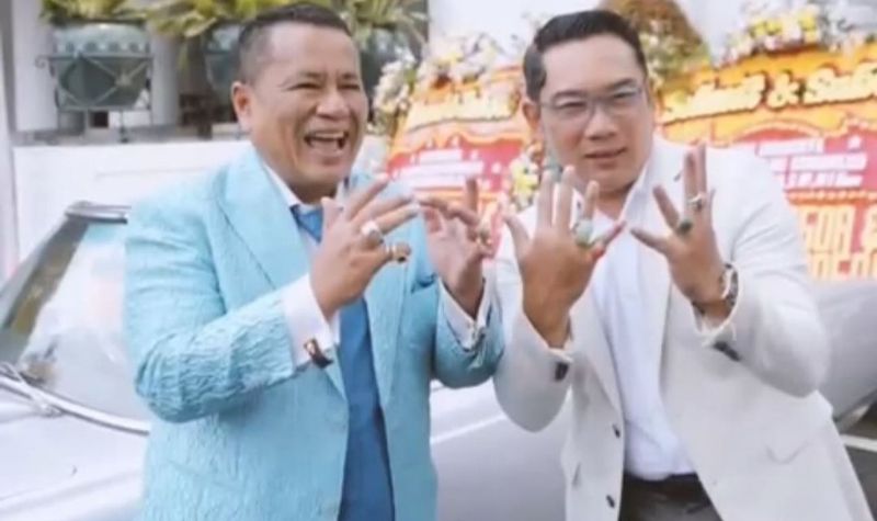 Tak Mau Kalah Dengan Hotman Paris Ridwan Kamil Juga Pamer Berlian Di Tangan