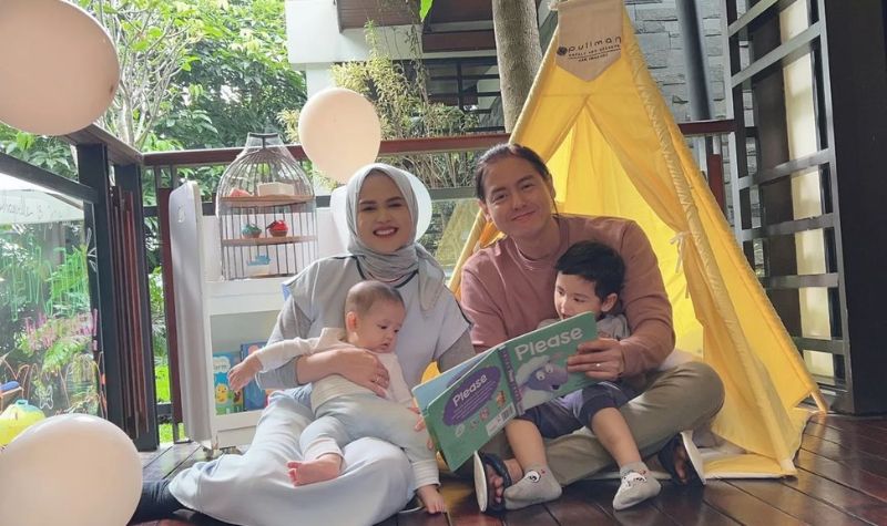 Manis Manjanya Perlakuan Roger Danuarta Untuk Istri, Merasa Rumahnya di Mana Saja 2 Lampiran Gambar