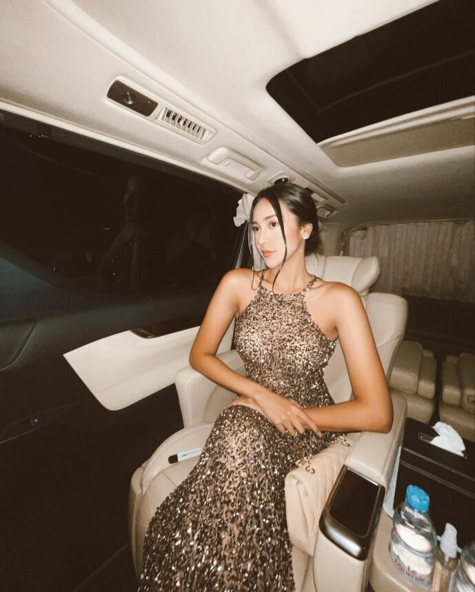 Nggak Ada Obat, Anya Geraldine Dipuji Mirip Apotek Tutup, Saat Kenakan Dress Ketat 6 Lampiran Gambar