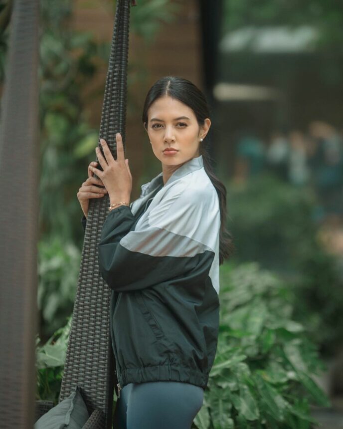 3 Ekspresi Aneh Ala Aurelie Moeremans Justru Bikin Dirinya Tambah Cantik 6 Lampiran Gambar