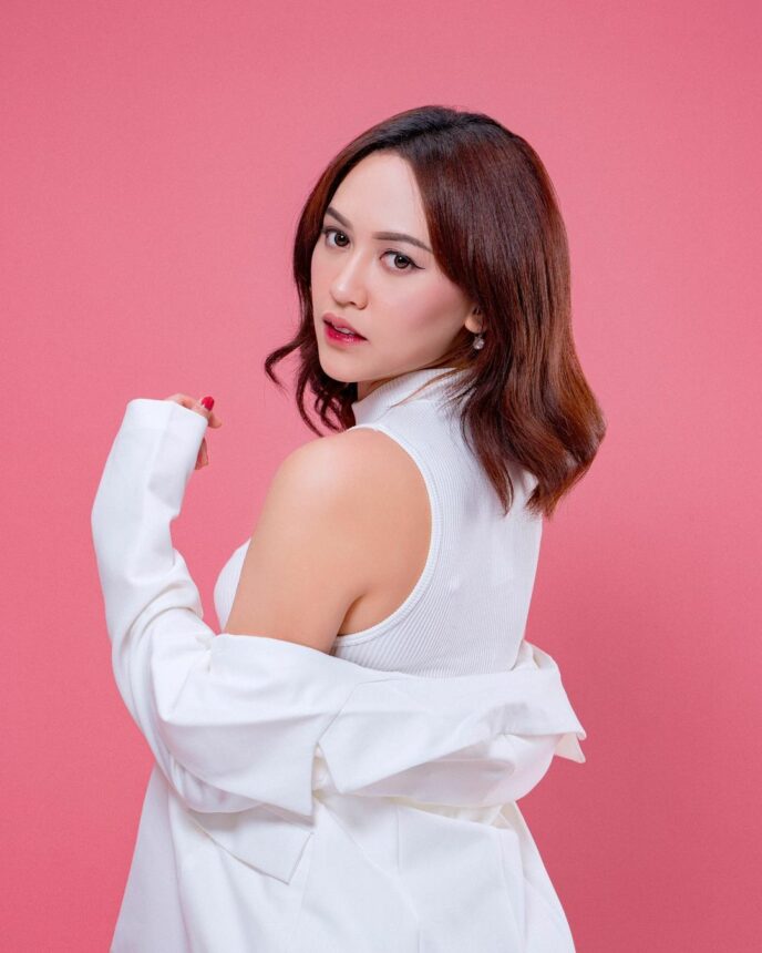 Seksinya Bodi Happy Asmara, Tiap Hari Makin Menggoda Mata Lelaki 5 Seksinya Bodi Happy Asmara, Tiap Hari Makin Menggoda Mata Lelaki