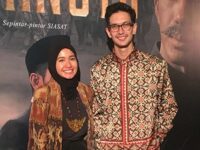 Kabar bahwa pernikahan artis Laudya Cynthia Bella dan Dimas Beck suda menikah, apakah kabar itu memang benar? Simak fakta berikut ini.