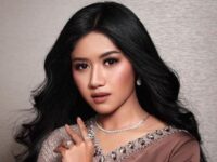 Sosok orang tua Erina Gudono yang merupakan besan dari keluarga presiden Joko Widodo jadi sorotan warganet di media sosial,.