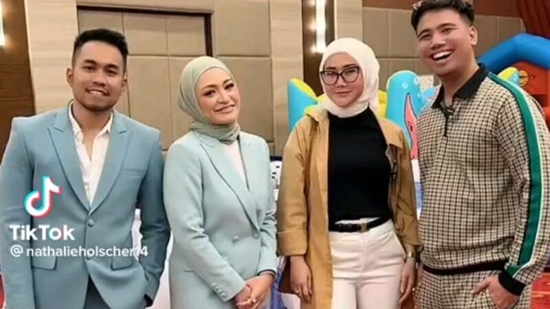 Nathalie Holscher belum lama ini mengunggah video kebersamaannya dengan sang kekasih baru di hari ulang tahun putra pertamnya dengan Sule.